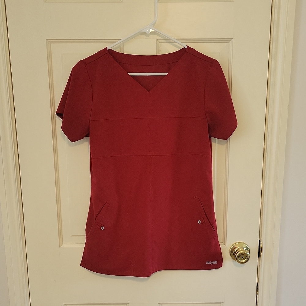 Grey's Anatomy By Barco Signature - Red V-Neck Short Sleeve Top Small